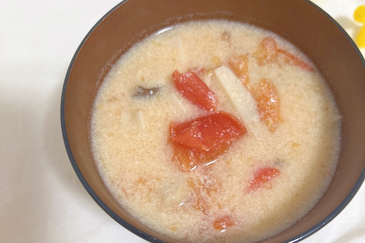 エリンギとトマトの味噌スープ【内藤えみ】