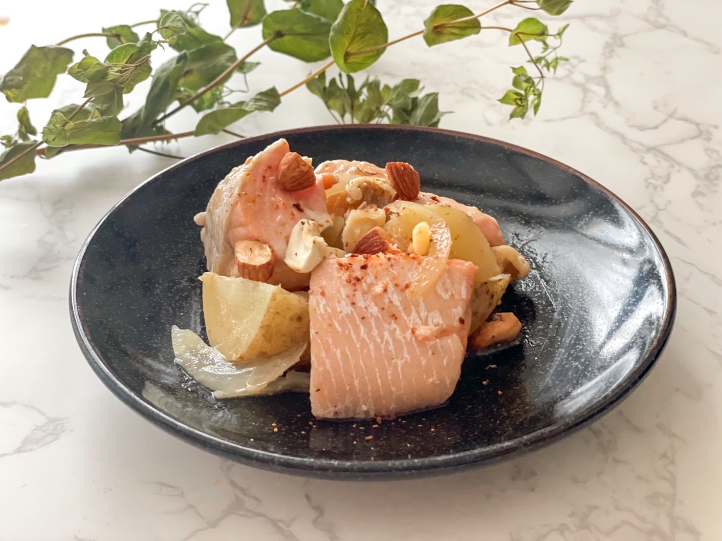 鮭と新じゃがのピリ辛香味味噌【谷口あゆこ】