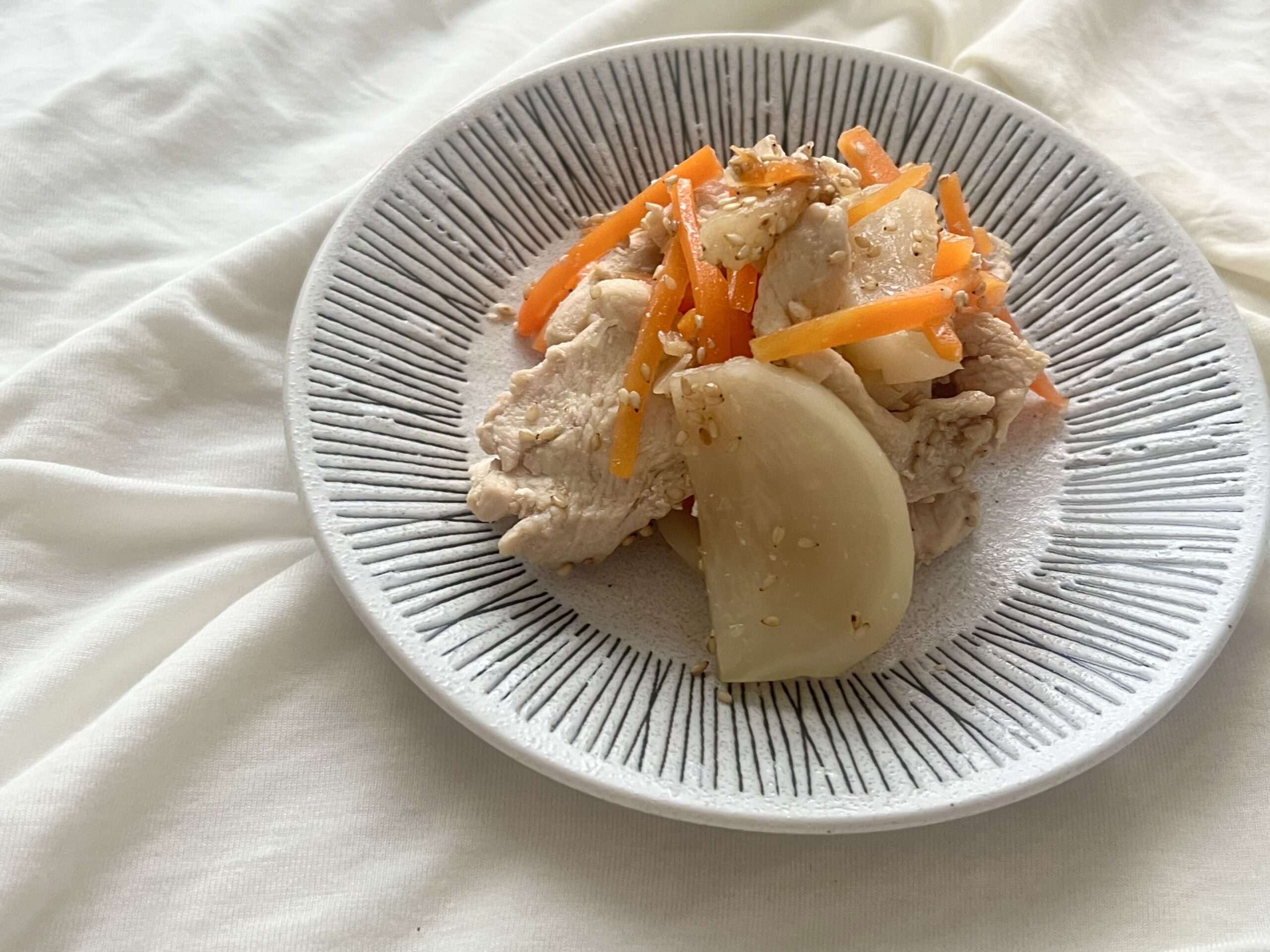 塩麹チキンの黒酢ナンプラーあえ【内藤えみ】