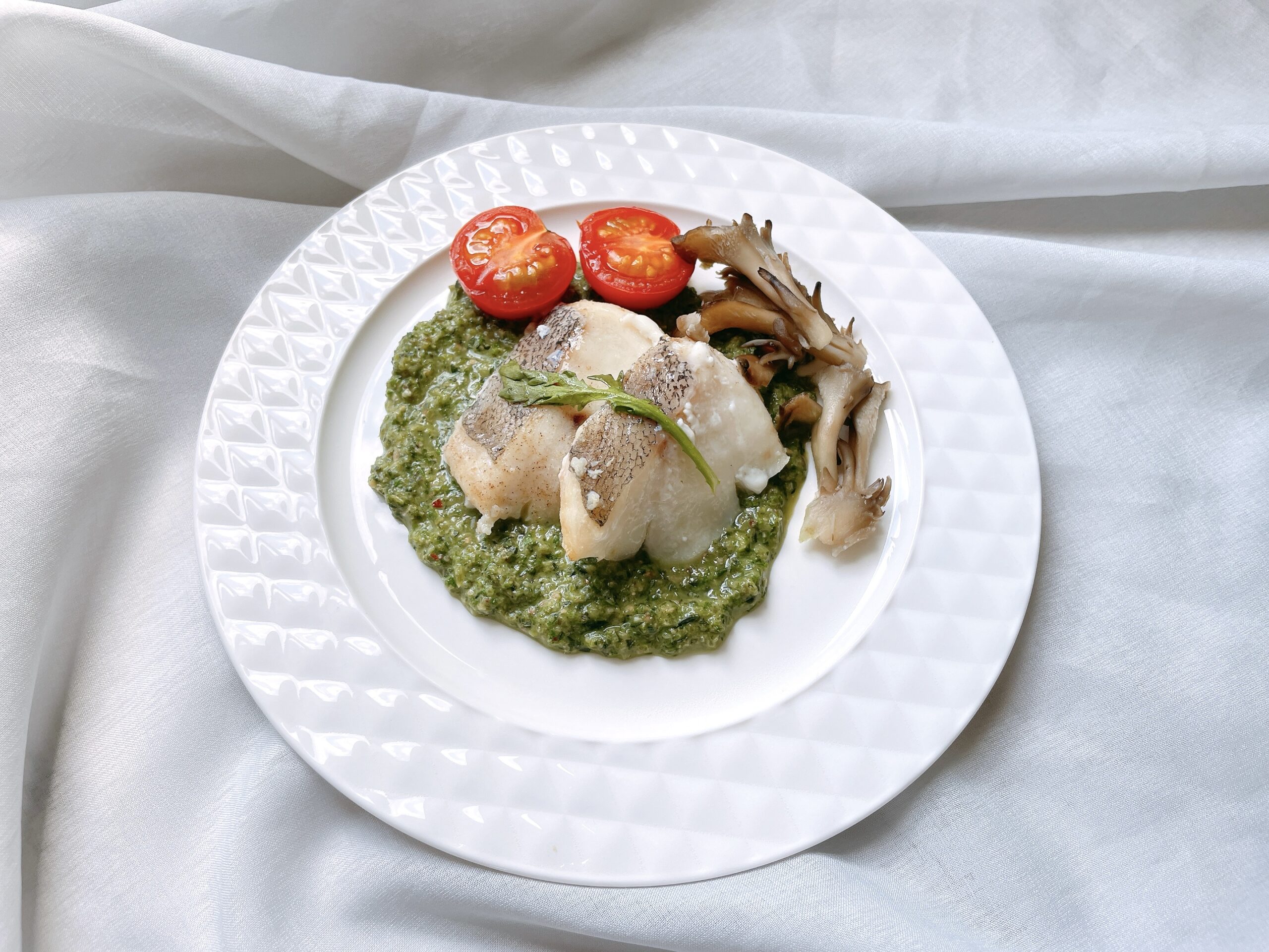 鱈の春菊ジェノべ風ソース添え【大倉実里】