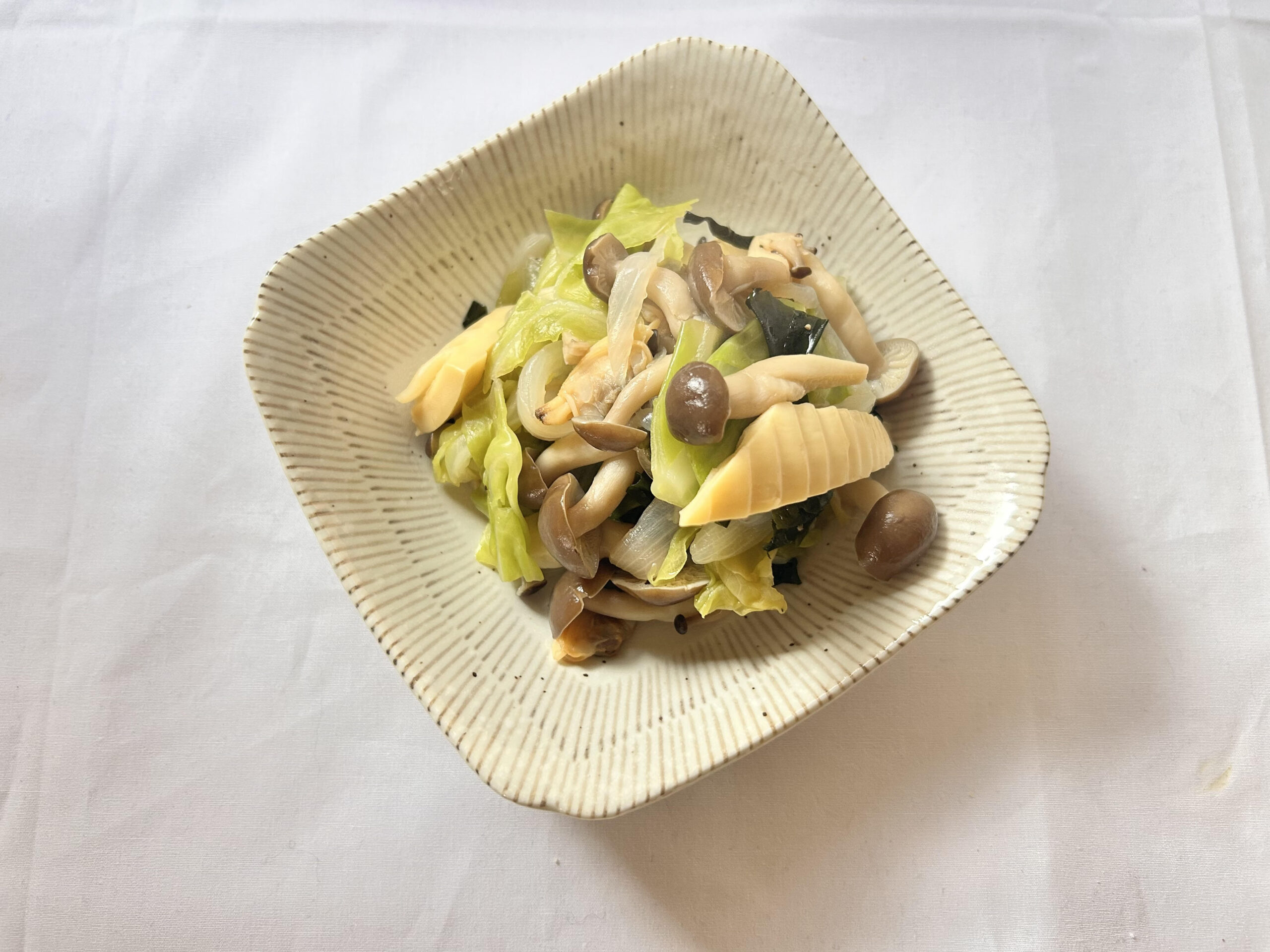 春キャベツとアサリのペペロンチーノ【冨澤茜】