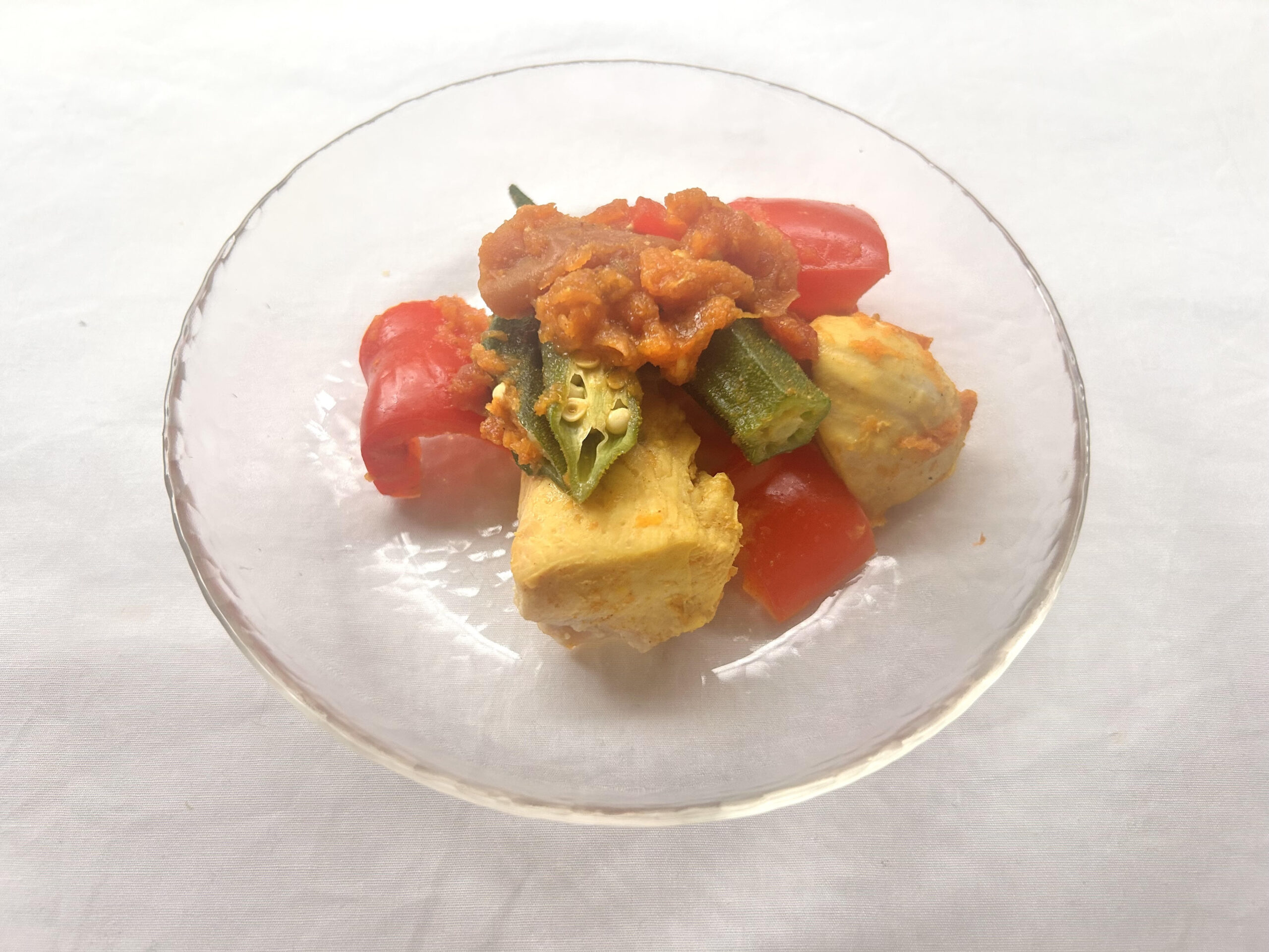 パプリカとオクラの梅香るカレーチキン【冨澤茜】